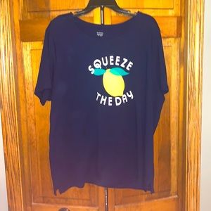 Kim Rogers Perfectly Soft Plus Size Short Sleeve Graphic T-Shirt.  Navy SZ 2x